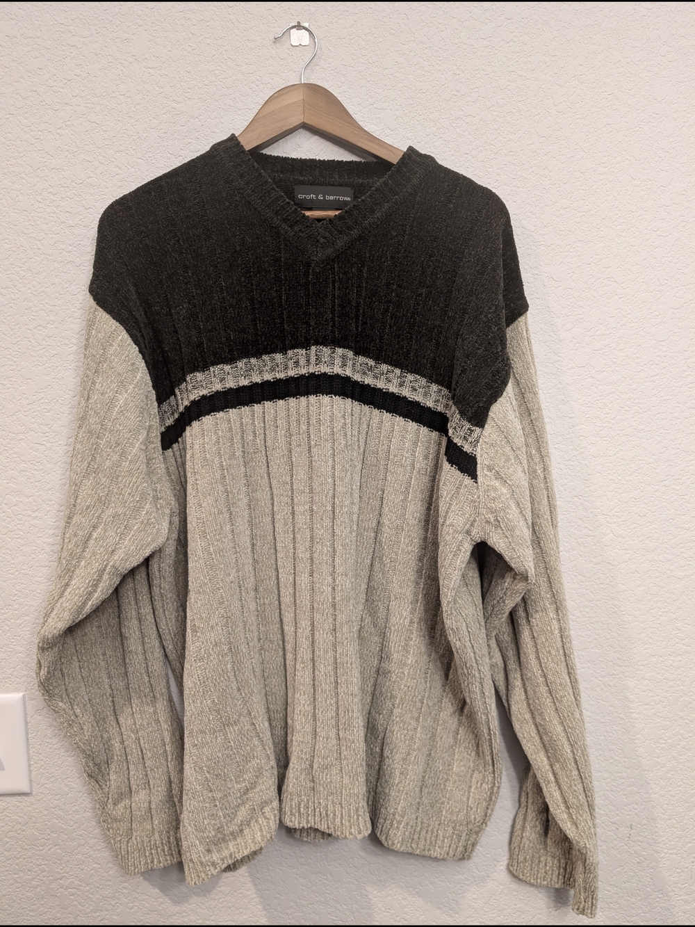 croft & barrow Sz XL Two-Tone Ribbed V-Neck Sweater in Charcoal and Oatmeal